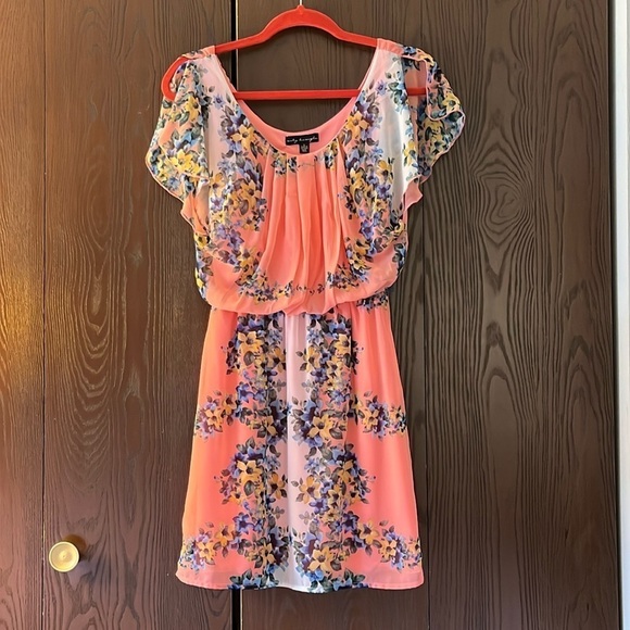City Triangles Dresses & Skirts - City Triangle dress. Size Small.